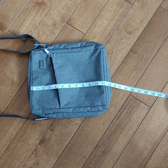 Unisex URBANI shoulder Nylon messenger tablet crossbody bag - Picture 3 of 10